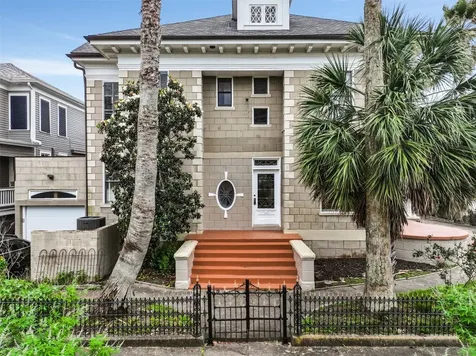 902 16th Street Galveston TX 77550