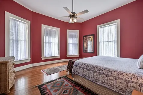 902 16th Street Galveston TX 77550