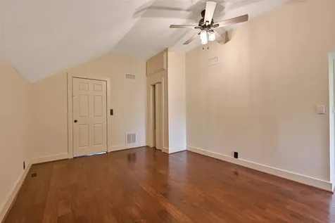 902 16th Street Galveston TX 77550