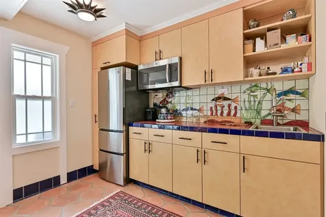 902 16th Street Galveston TX 77550