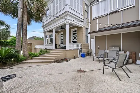 902 16th Street Galveston TX 77550