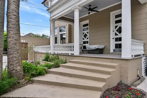 902 16th Street Galveston TX 77550