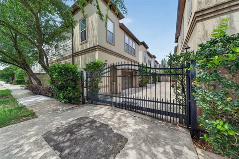 5618 Petty Street A Houston TX 77007