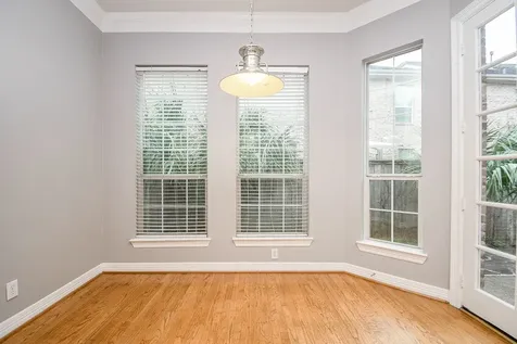 2806 Bering Drive Houston TX 77057