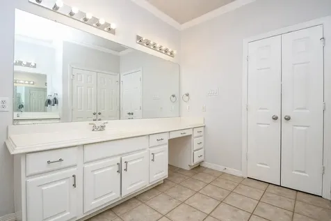 2806 Bering Drive Houston TX 77057