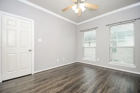 2806 Bering Drive Houston TX 77057
