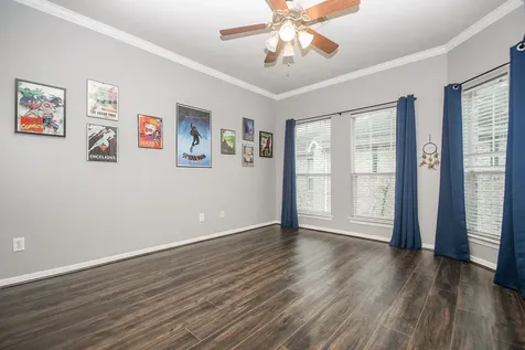 2806 Bering Drive Houston TX 77057