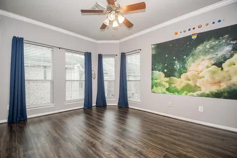 2806 Bering Drive Houston TX 77057