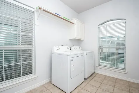 2806 Bering Drive Houston TX 77057