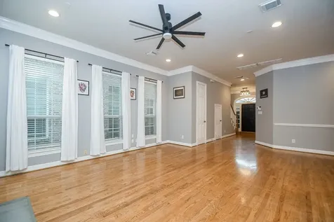 2806 Bering Drive Houston TX 77057