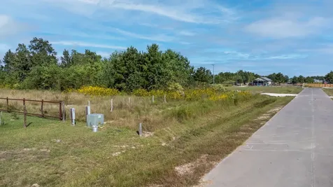 54 Road 5243 Cleveland TX 77327