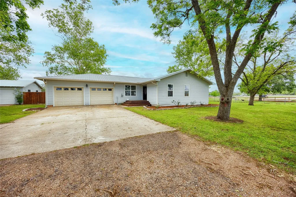 1001 Us Highway 77 N Hallettsville TX 77964