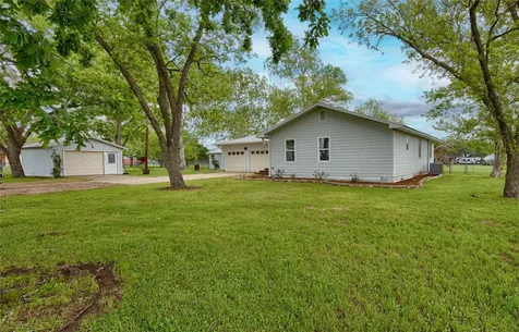 1001 Us Highway 77 N Hallettsville TX 77964