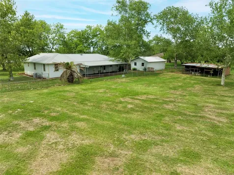 1001 Us Highway 77 N Hallettsville TX 77964