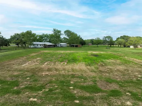 1001 Us Highway 77 N Hallettsville TX 77964