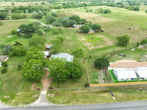1001 Us Highway 77 N Hallettsville TX 77964
