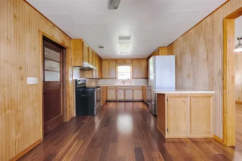 1001 Us Highway 77 N Hallettsville TX 77964