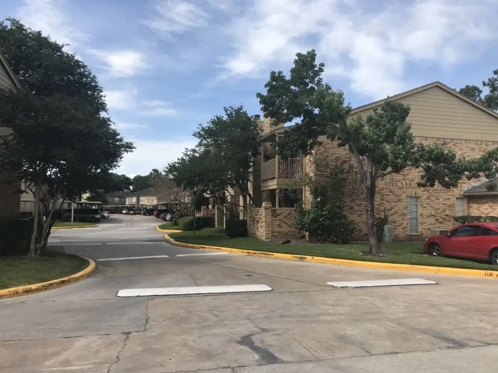 1515 Sandy Springs Road 2002 Houston TX 77042