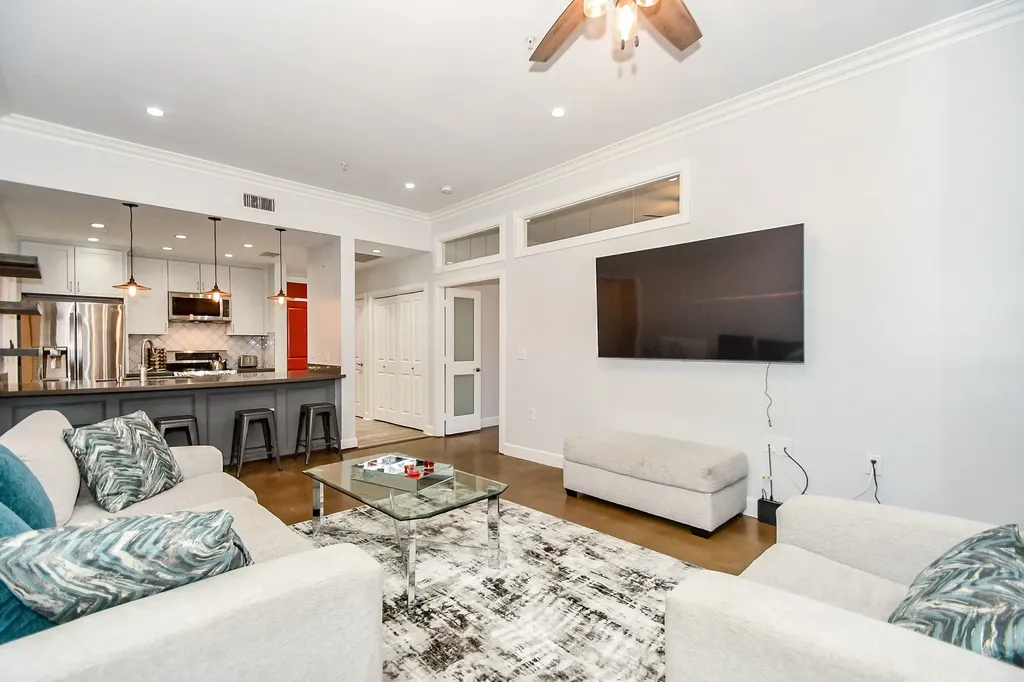 1900 Genesee Street 104 Houston TX 77006