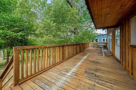 7 Lake Drive Huntsville TX 77320