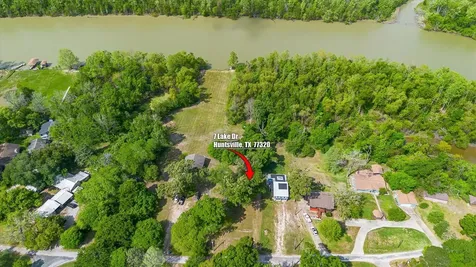 7 Lake Drive Huntsville TX 77320