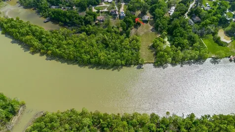 7 Lake Drive Huntsville TX 77320