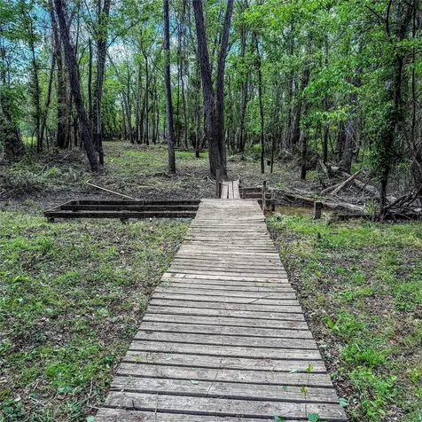 7 Lake Drive Huntsville TX 77320