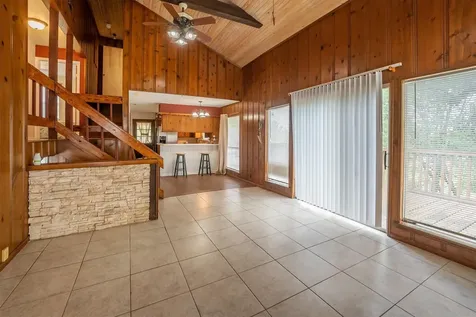 7 Lake Drive Huntsville TX 77320