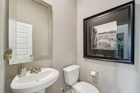 1204 Lilly Lane Bellville TX 77418