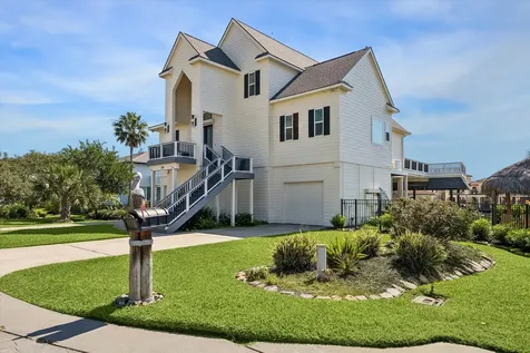 218 Catamaran Drive Tiki Island TX 77554