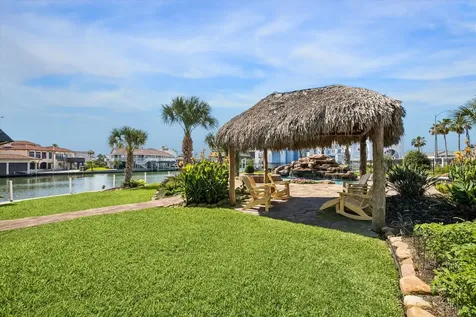 218 Catamaran Drive Tiki Island TX 77554