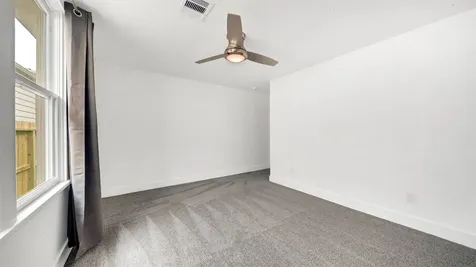 129 E 31st 1/2 Street Houston TX 77018