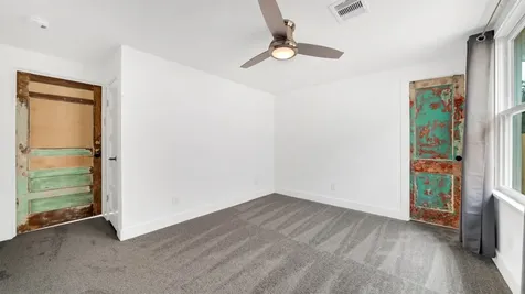129 E 31st 1/2 Street Houston TX 77018