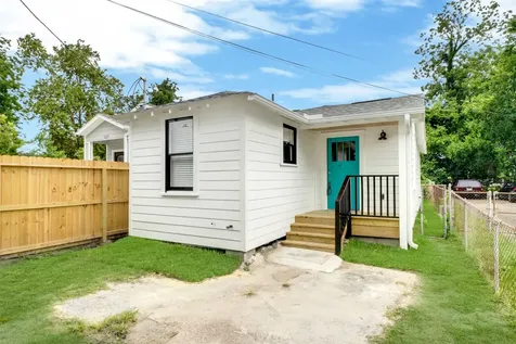 129 E 31st 1/2 Street Houston TX 77018