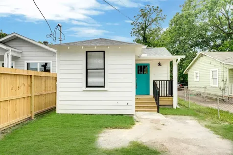 129 E 31st 1/2 Street Houston TX 77018