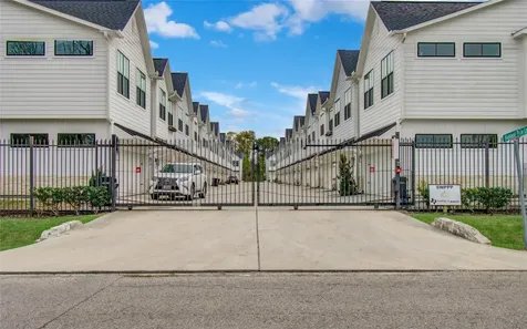 6420 Highland Pine Lane Houston TX 77091