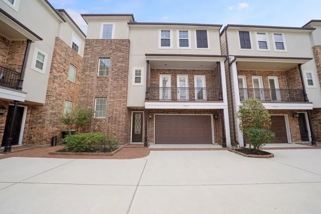 924 W 20th Street A Houston TX 77008