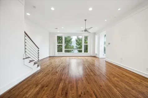 524 Sandman Street Houston TX 77007