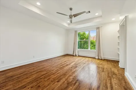 524 Sandman Street Houston TX 77007