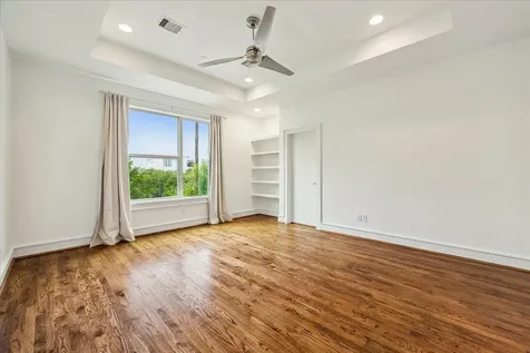 524 Sandman Street Houston TX 77007