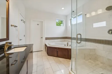 524 Sandman Street Houston TX 77007