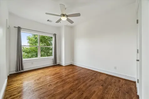 524 Sandman Street Houston TX 77007