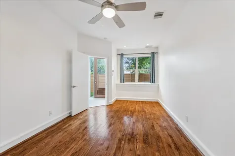 524 Sandman Street Houston TX 77007