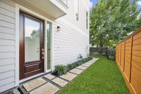 524 Sandman Street Houston TX 77007