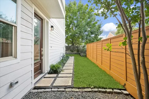 524 Sandman Street Houston TX 77007
