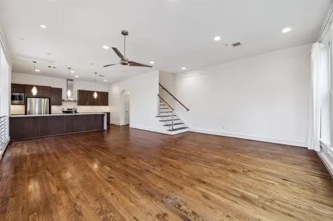 524 Sandman Street Houston TX 77007