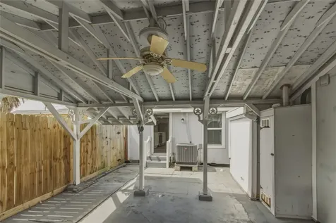 5515 Avenue R Galveston TX 77551