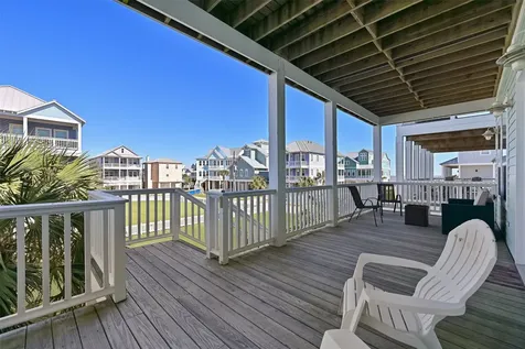 3827 Neptune Galveston TX 77554