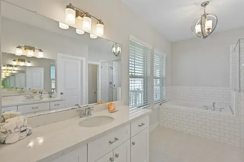 3827 Neptune Galveston TX 77554