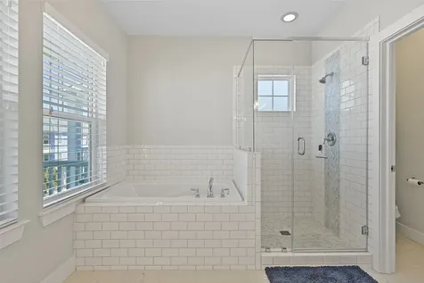 3827 Neptune Galveston TX 77554